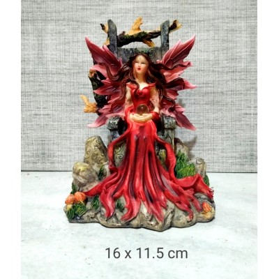 Νεράιδα σε θρόνο